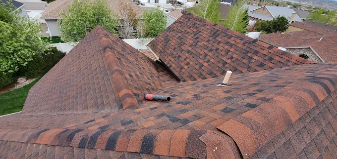 Finished architectural shingle roof on a residential home